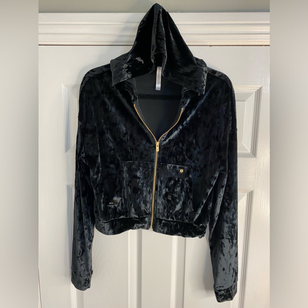 Fabletics Crushed Velour Black Zip Up Hoodie W/ Pockets & Gold Hardware XS Used